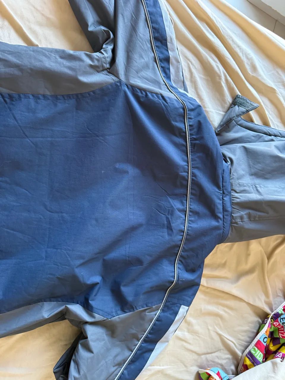 Jaqueta Tng Azul e Cinza com Capuz - Tamanho M - Foto 4