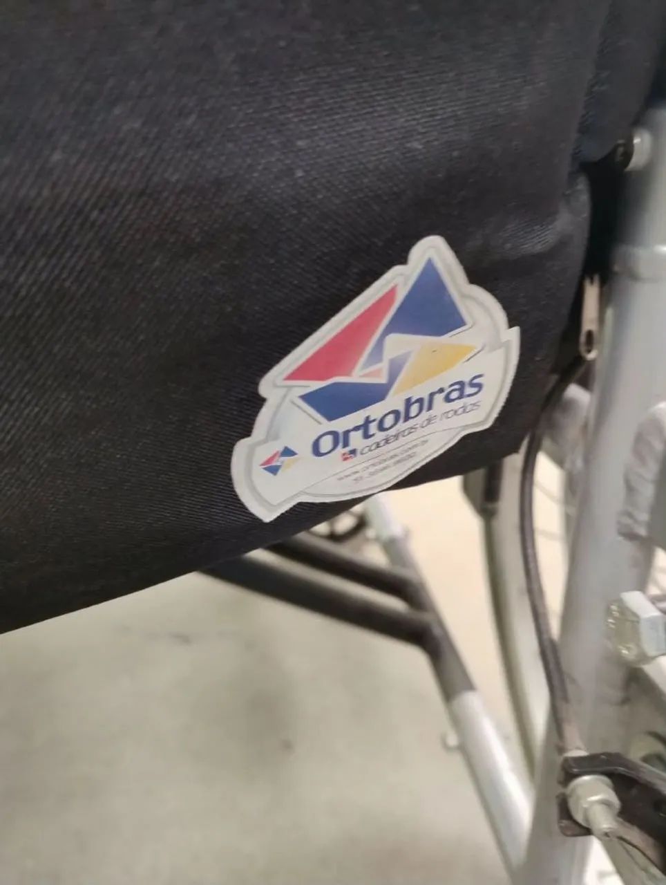 VENDE SE CADEIRA DE RODAS ORTOBRAS - Foto 3