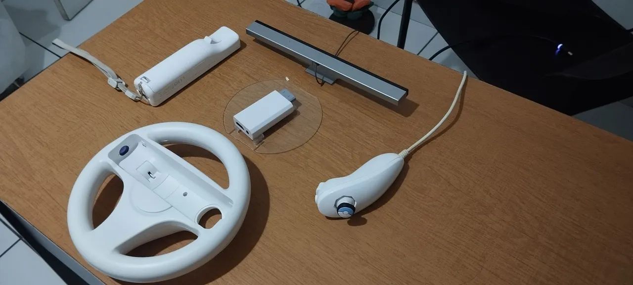 Nintendo Wii (RVL-001) - Desbloqueado com Acessórios e Jogos