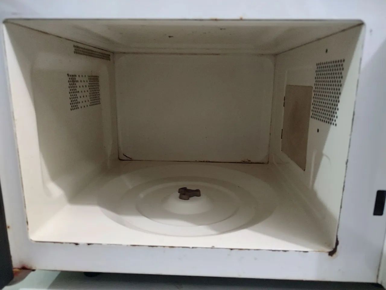 Microondas Eletrolux 17L- com defeito - Foto 5
