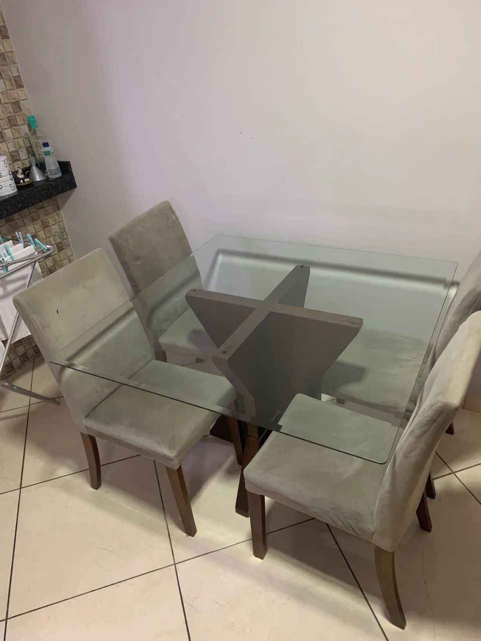Jogo de Jantar com 4 Cadeiras - Foto 2