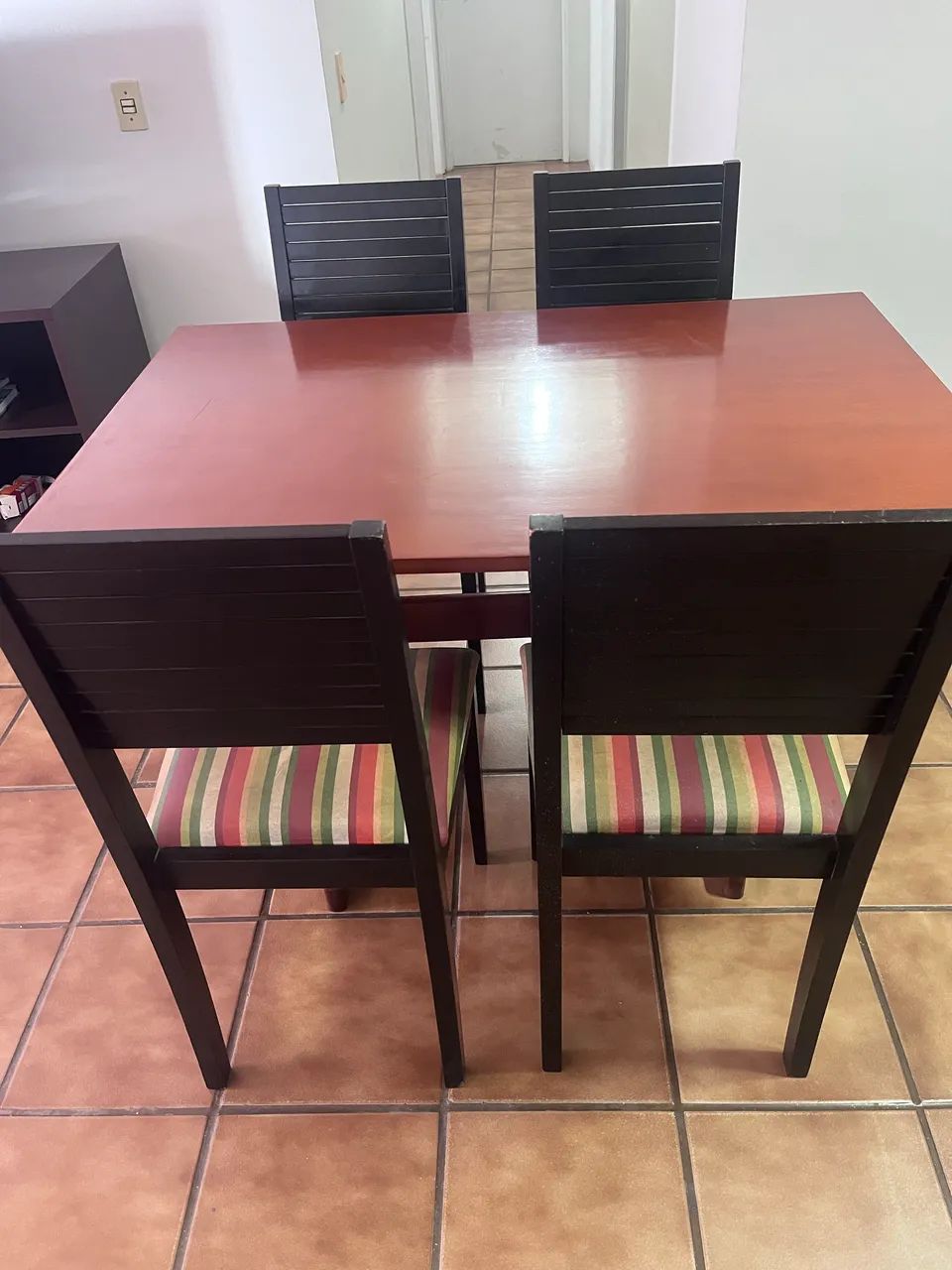 Mesa com 4 cadeiras - Foto 4