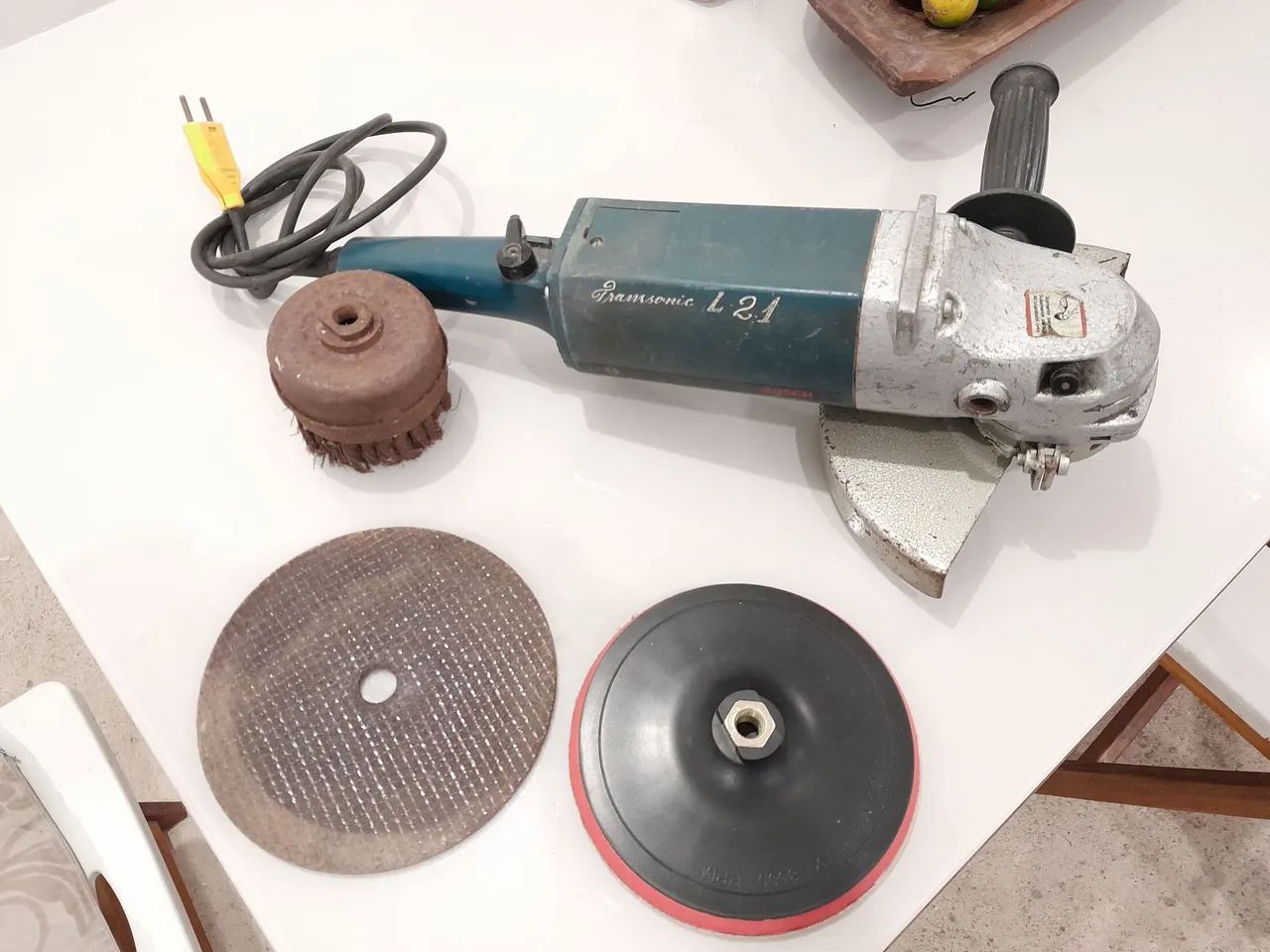 ANGLE GRINDER