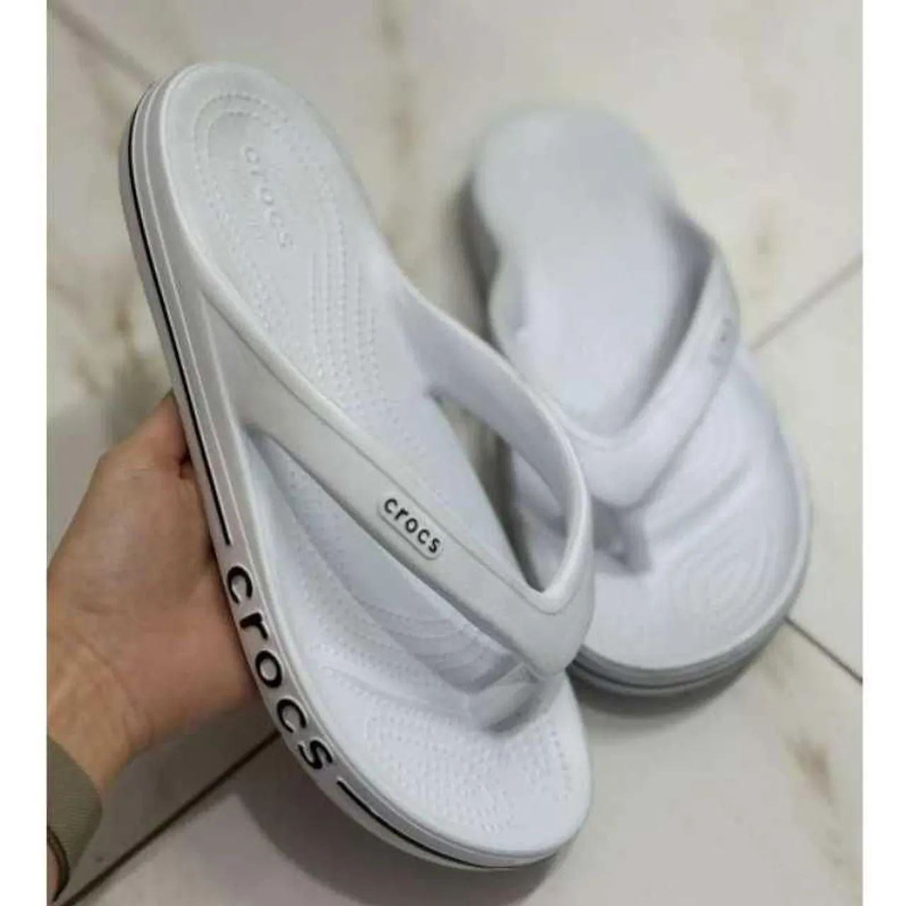 chinelo crocs nuvem  - Foto 4