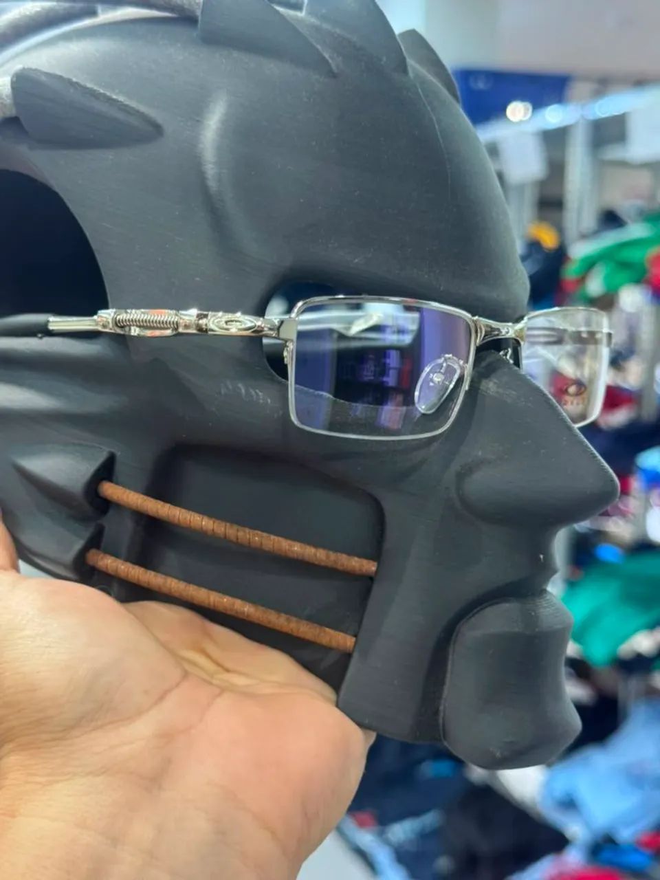 Lupas de descanso da Oakley com proteção UV nas lentes  - Foto 2
