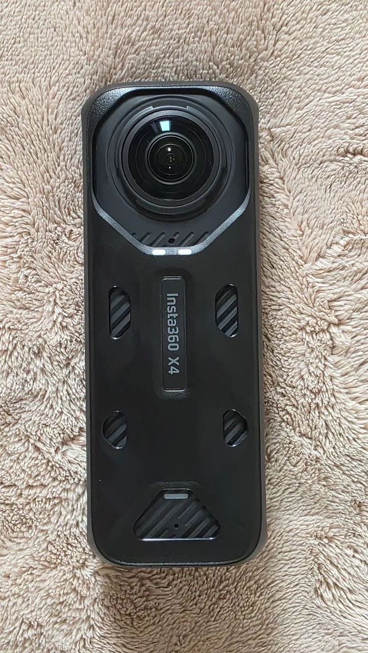 Insta 360 X4