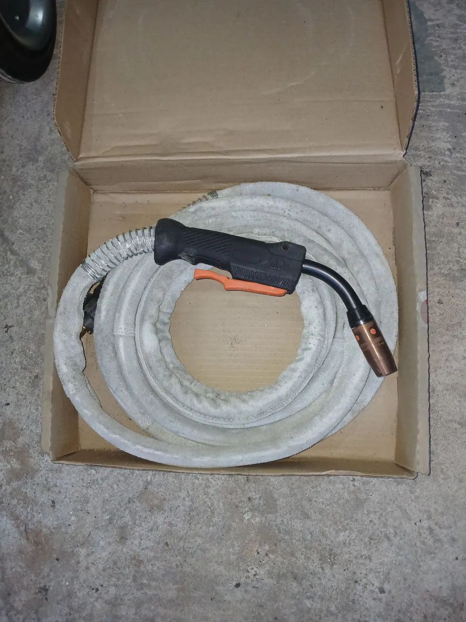 Vendo máquina de solda mig marca KMC NOVA,com tocha e rolo de arame de 5kg. - Foto 5