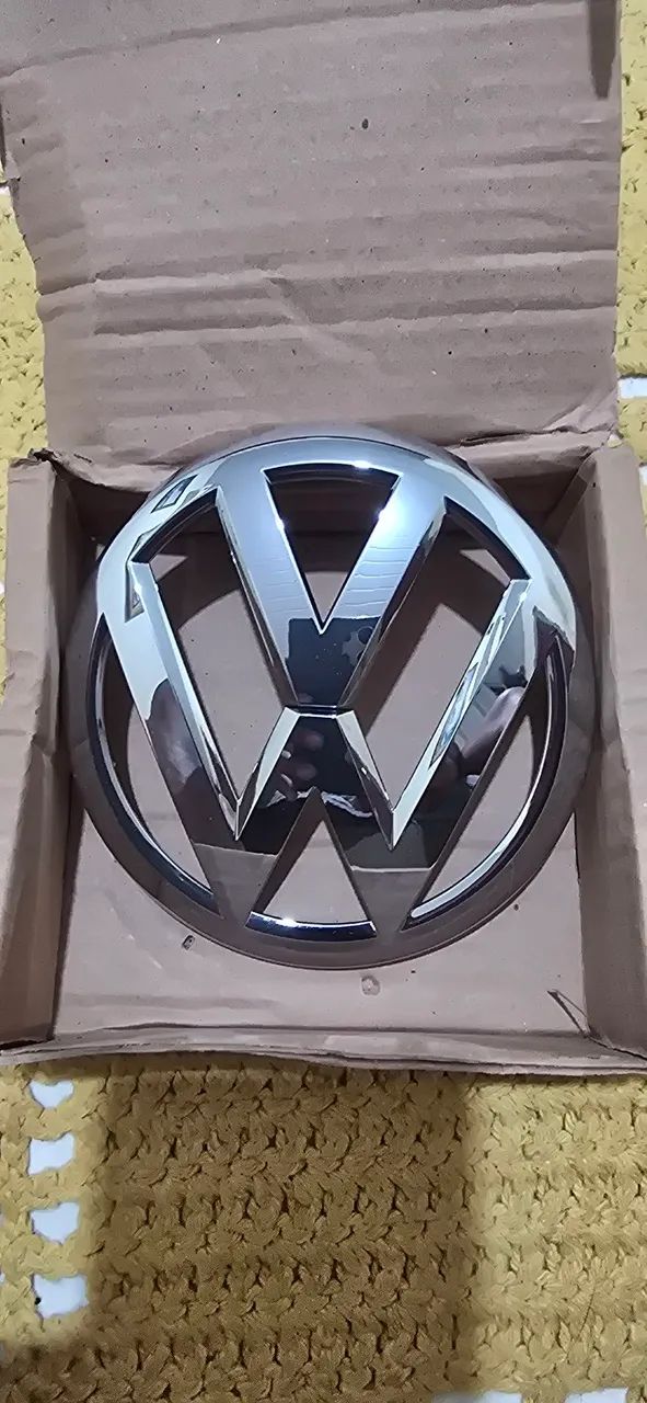 Emblema cromado frontal 