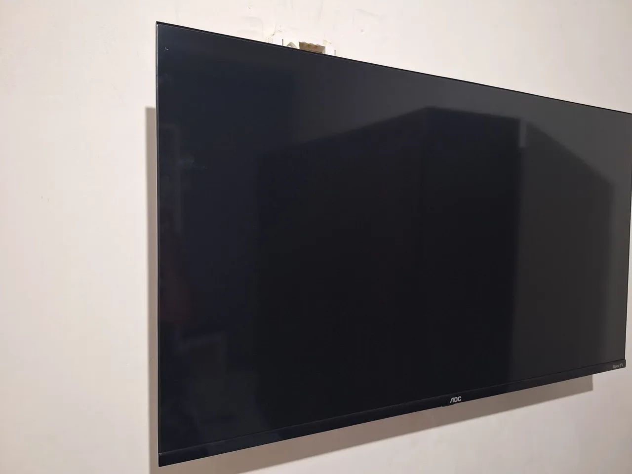 Tv . Roku 40 polegadas três meses de uso.  
