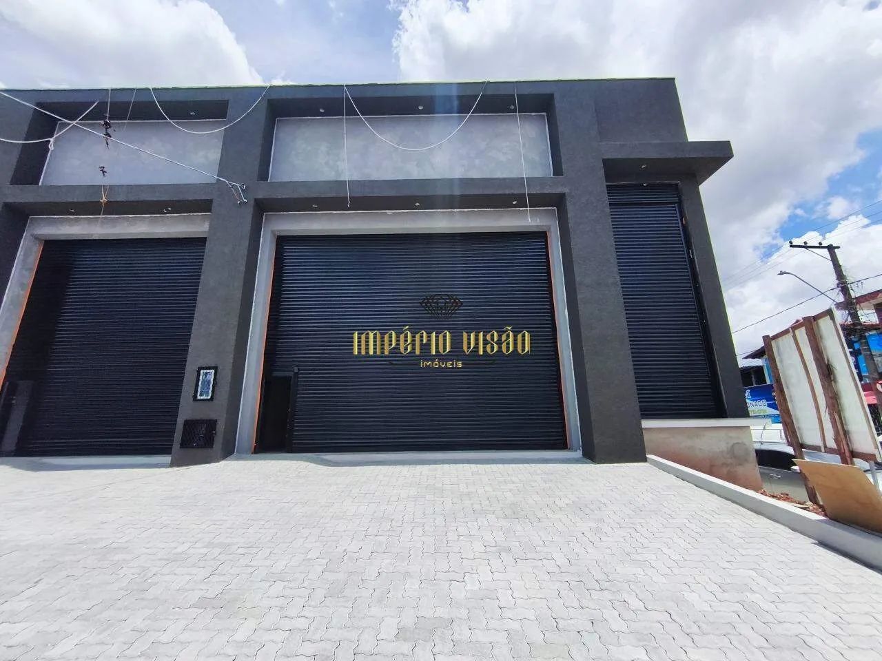 Salão Comercial para Aluguel de 200m² com Banheiro em Suzano- SP