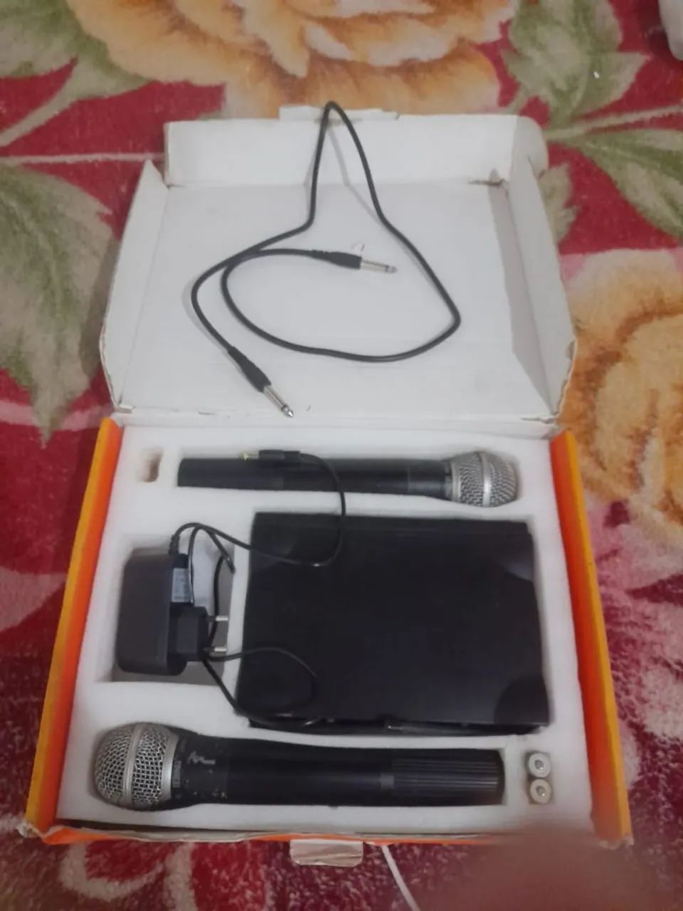 Kit Karaokê Som + 2 Microfones sem fio - Foto 2