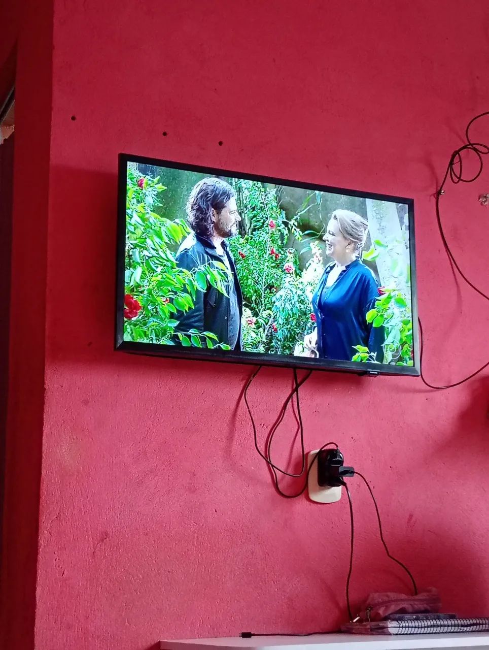 Vendo tv smart 32 polegadas marca Samsung não entrego  - Foto 2