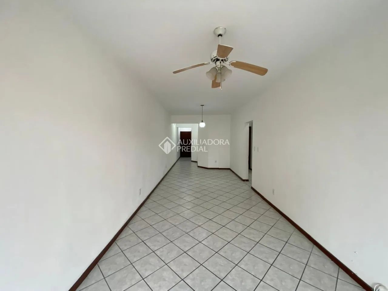 Amplo apartamento de 3 quartos no Balneário Estreito - Foto 2