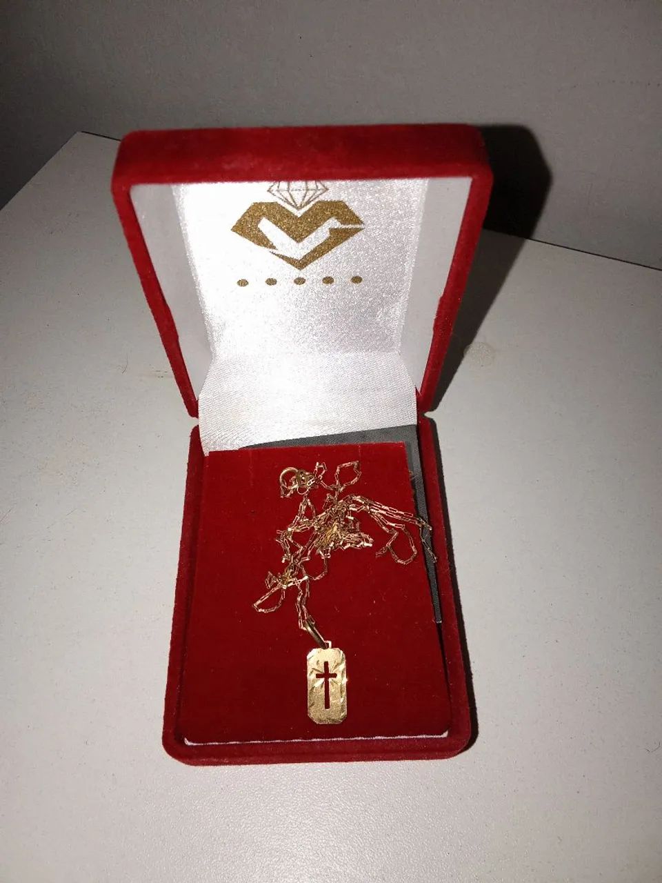 Cordão ouro masculino com pingente 