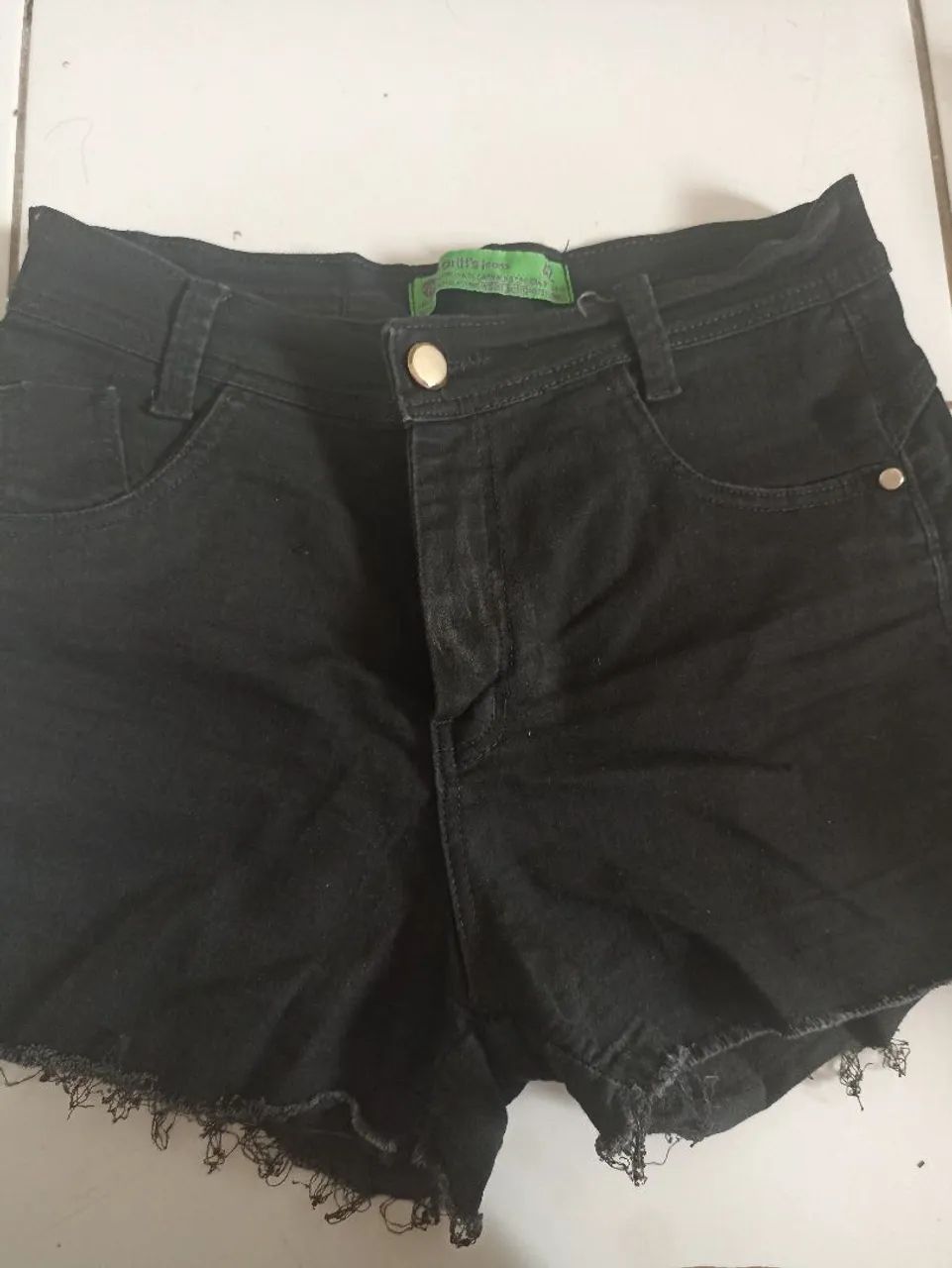 Bermudas lindas , vestem bem preço de desapego  - Foto 3