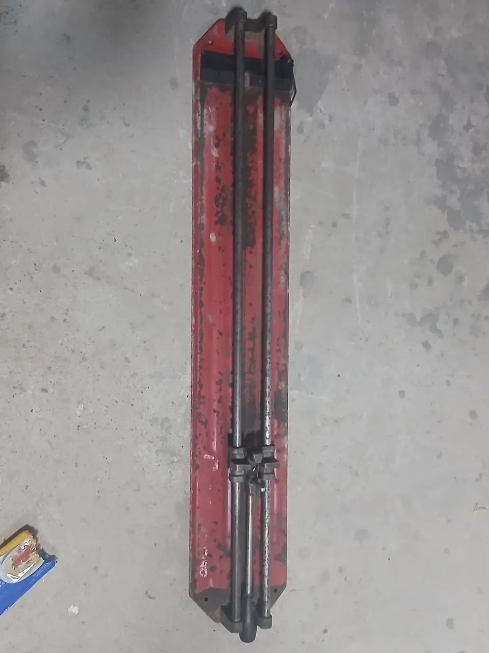 Vende-se cortado de lajota