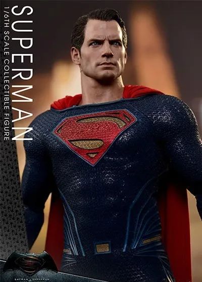 SUPERMAN HOT TOYS - BVS - PEÇA FOI FEITO REPAINT NA ROUPA  - Foto 2
