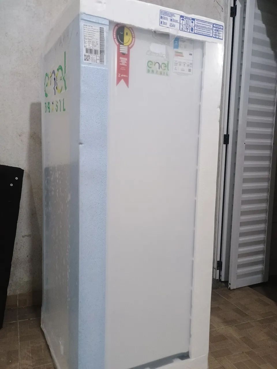 Geladeira nova 293 litros 