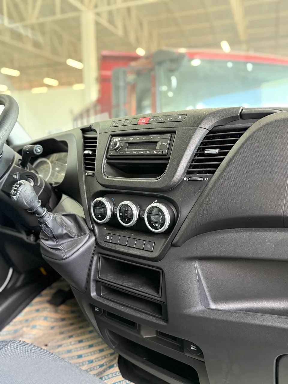 IVECO DAILY 35 CS - Foto 5