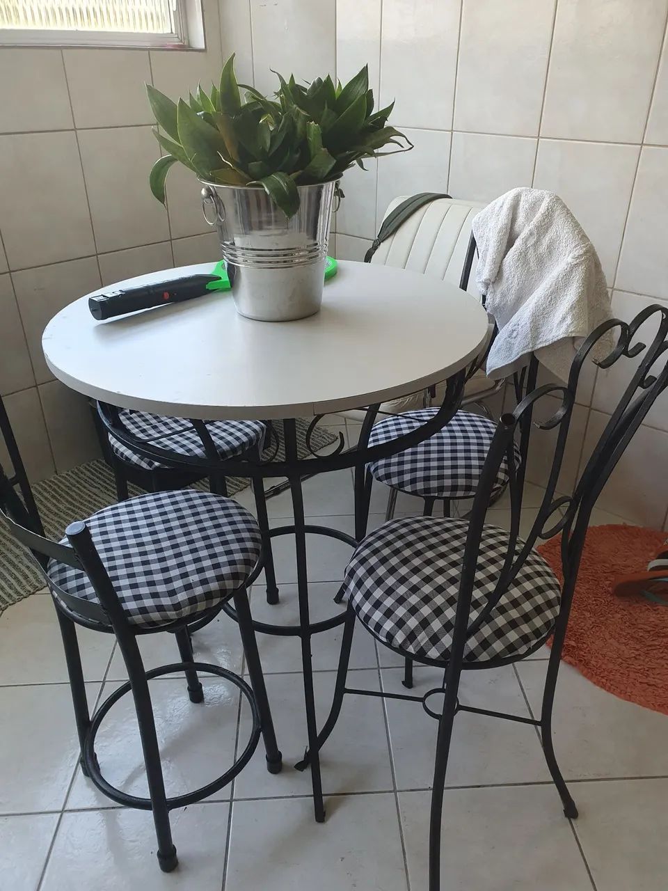 Mesa com banquetas  - Foto 2