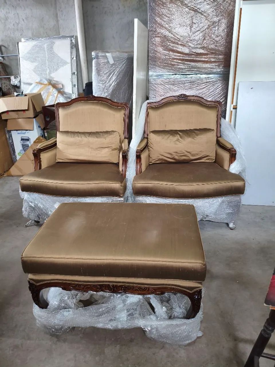 Conjunto 2 poltronas e um Puff provençal  - Foto 3