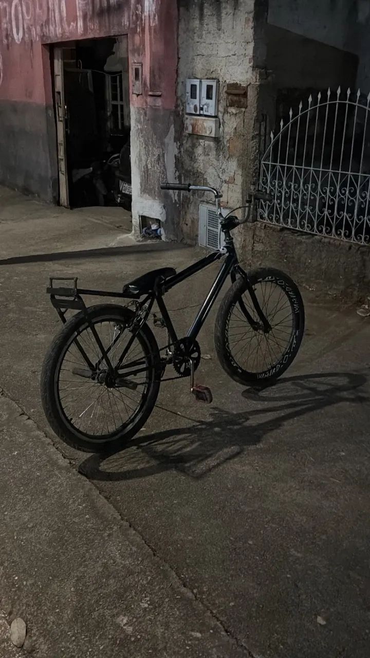 Vendo bicicleta no preço,ou troco por pc mais o mesmo ou prata