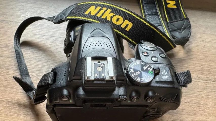 Camera Nikon D5300 com lente do kit
