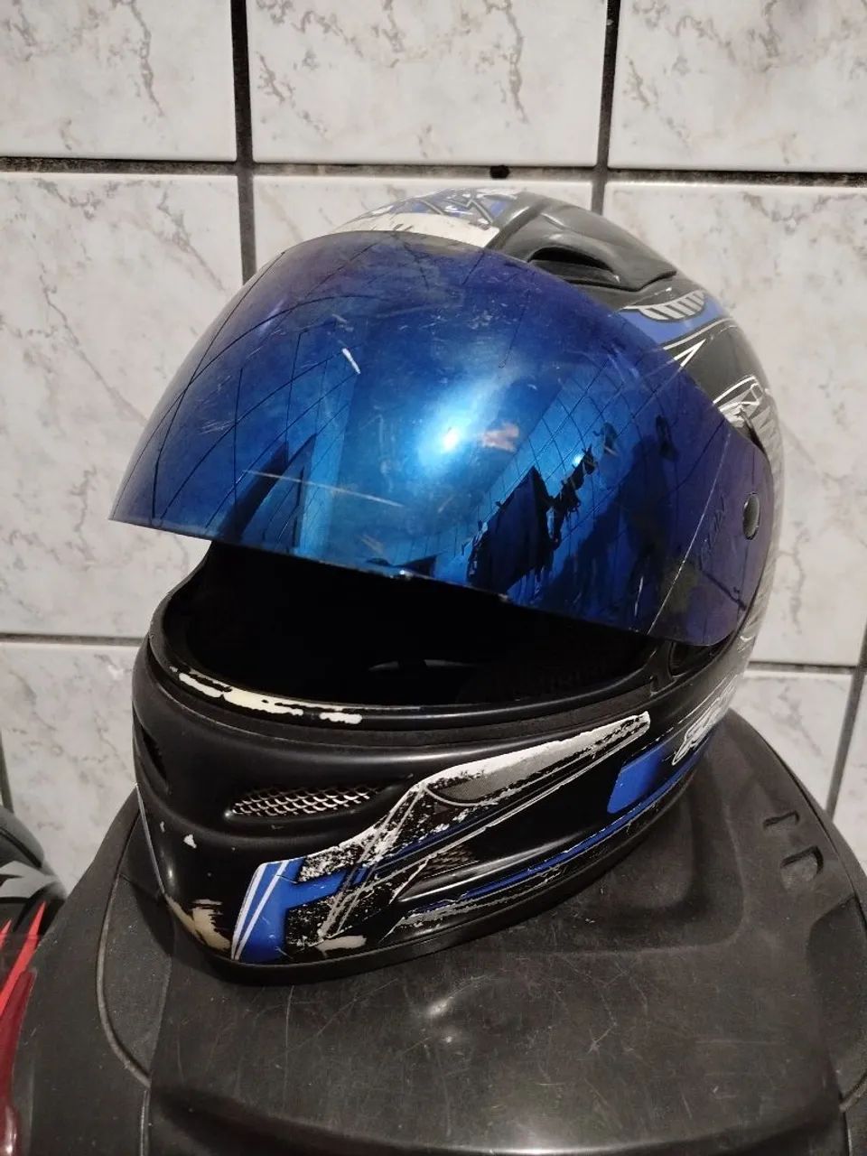 VENDO CAPA DE CHUVA + CAPACETES - Foto 3