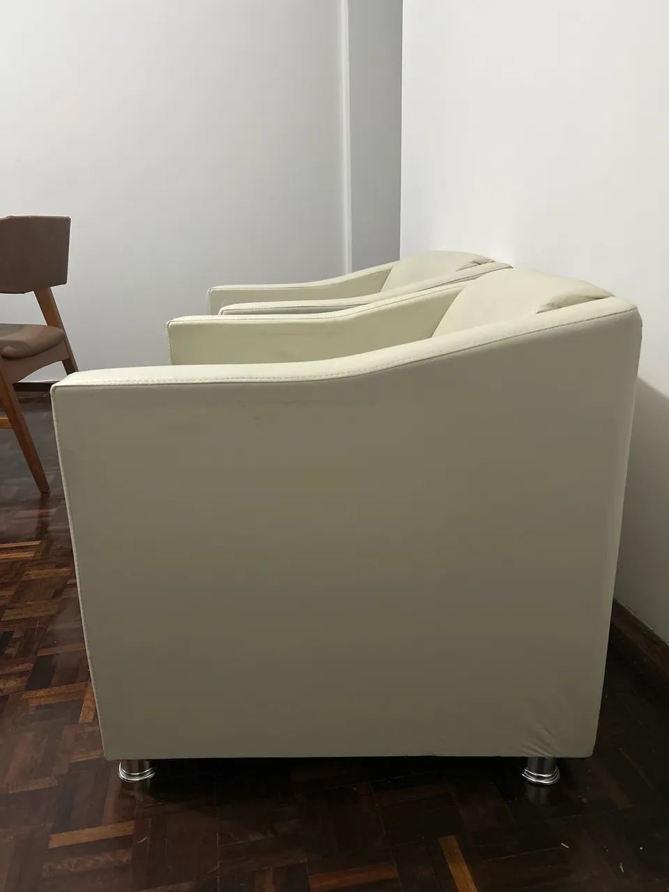 Poltrona ideal para consultório, salão de beleza, manicure  - Foto 2