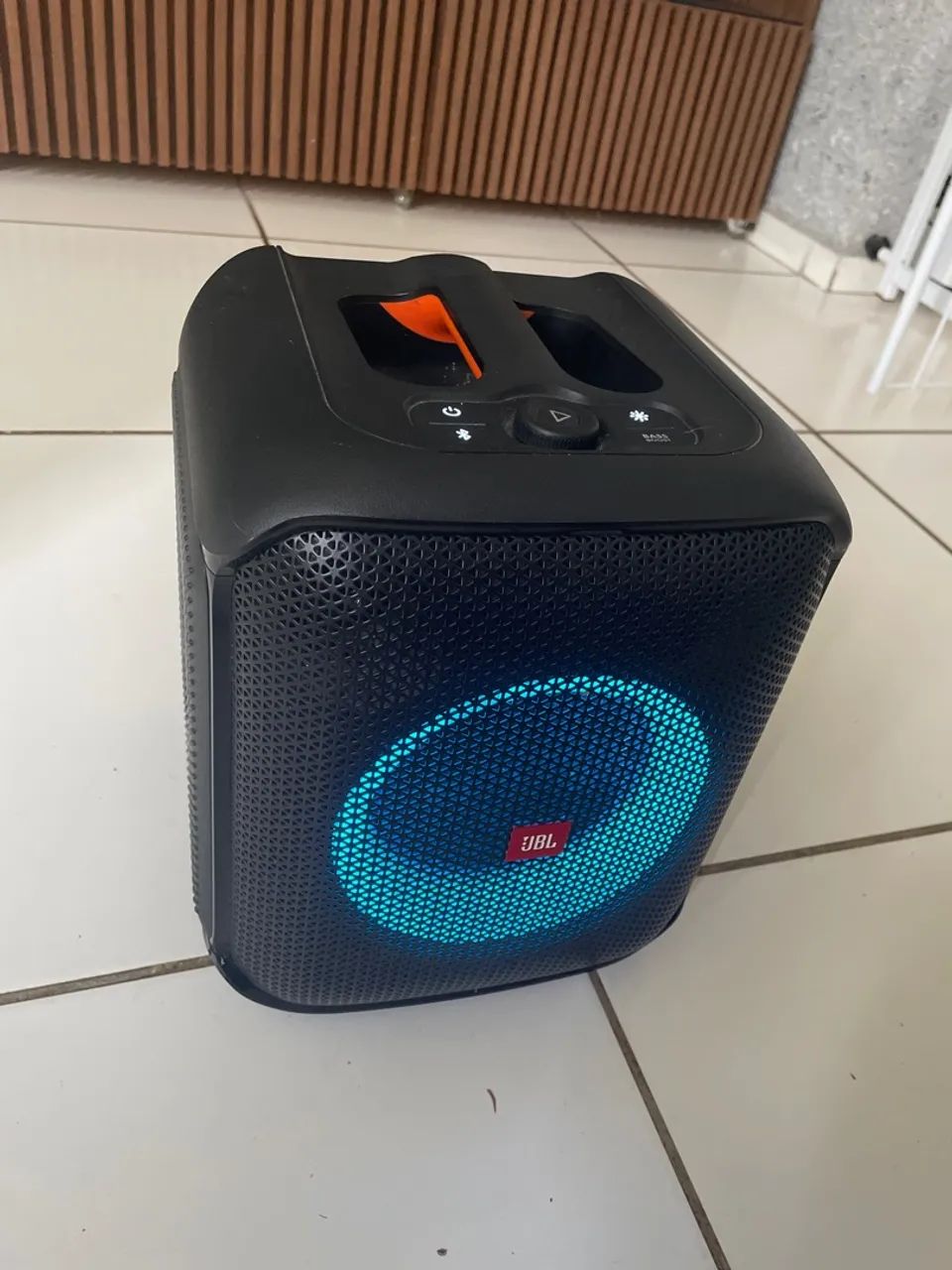 Caixa JbL Encore Essential