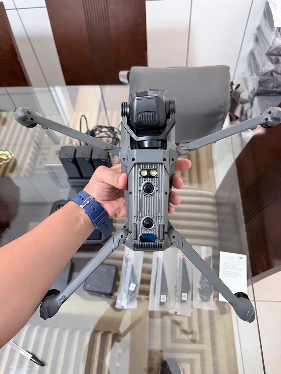 DJI MAVIC 3 PRO COMBO FLY MORE - IMPECÁVEL  - Foto 2