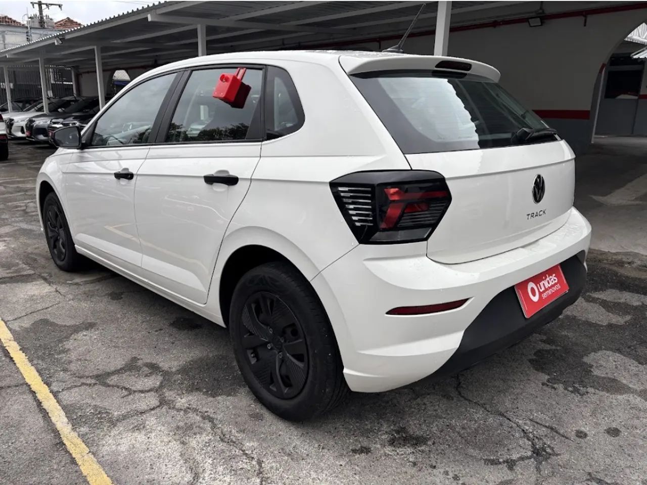 Volkswagen Polo Track 1.0 Flex 12V 5p, foto 4 de 15