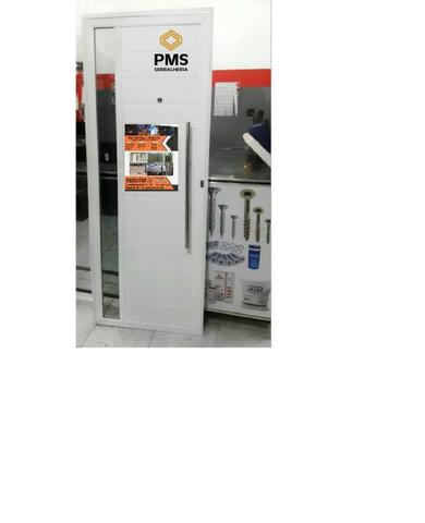 Porta de alumínio com vidro lateral por apenas R$600
