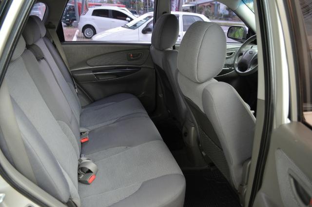 Hyundai Tucson 2.0 gl gasolina automática * completa * pneus novos - Foto 11