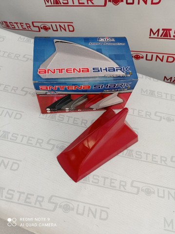 Antena de teto Tubarão ? na cor vermelha nova instalada no seu carro
