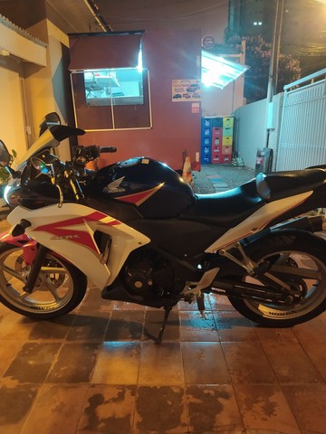 HONDA CBR 250 R  IMPECÁVEL 