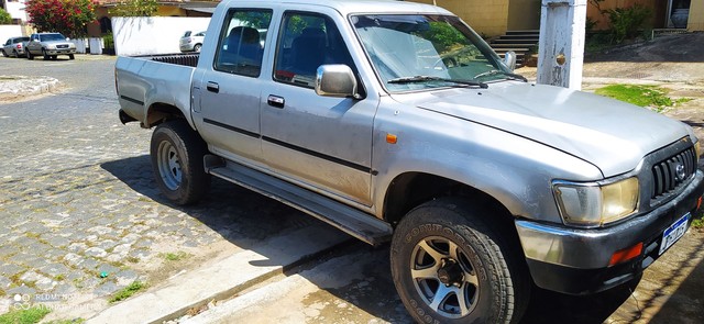 VENDO TOYOTA HILUX SR 2002