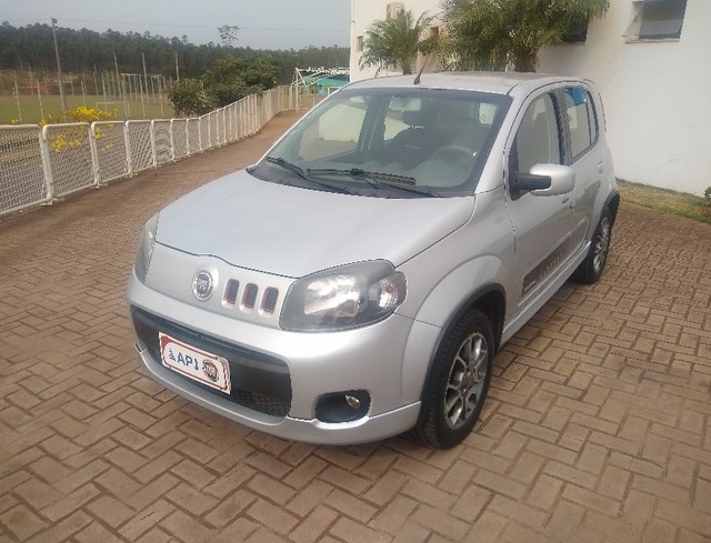 FIAT UNO SPORTING 1.4 FLEX 4P