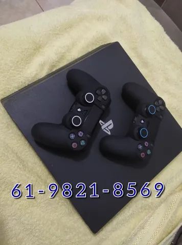Console PS4 Playstation 4 Pro 4K com HD de 1 TB e 1 Controle