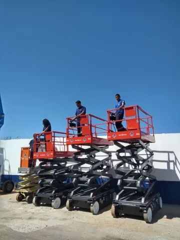 Locação de plataforma tesoura 10, 12 m 