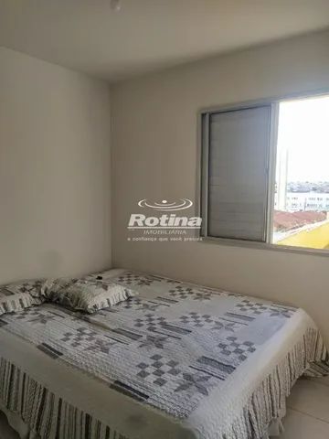 Apartamento para alugar, 3 quartos, 1 suíte, 1 vaga, Chacaras Tubalina - Uberlândia/MG - R