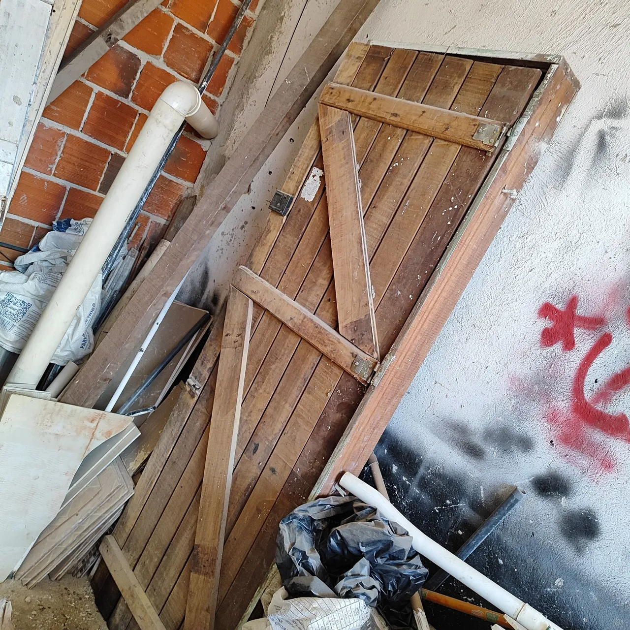 Portas Janelas Grades Telhas Madeiras Usados