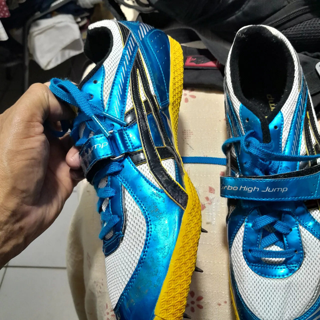 Sapatilha asics turbo high jump ,de corrida