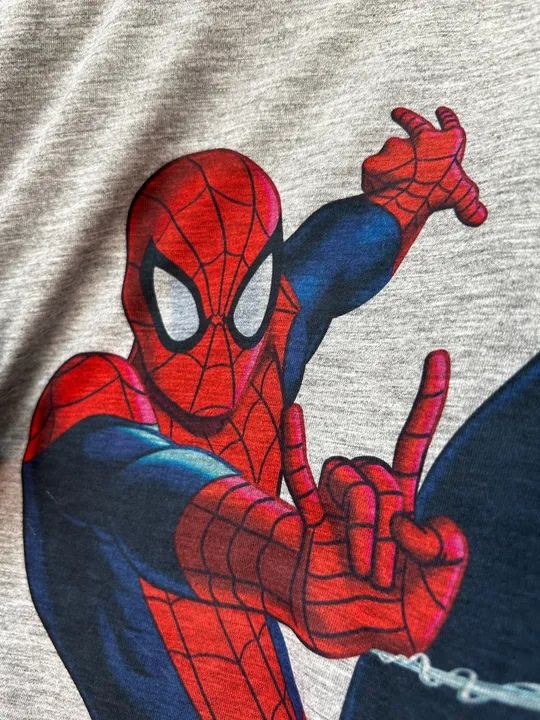 Camiseta Homem Aranha Marvel Comics Cinza - Foto 3