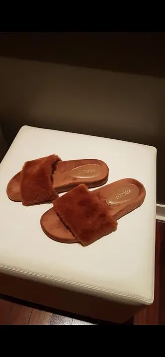 Chinelo de Pelos Arezzo 50% OFF - Foto 5