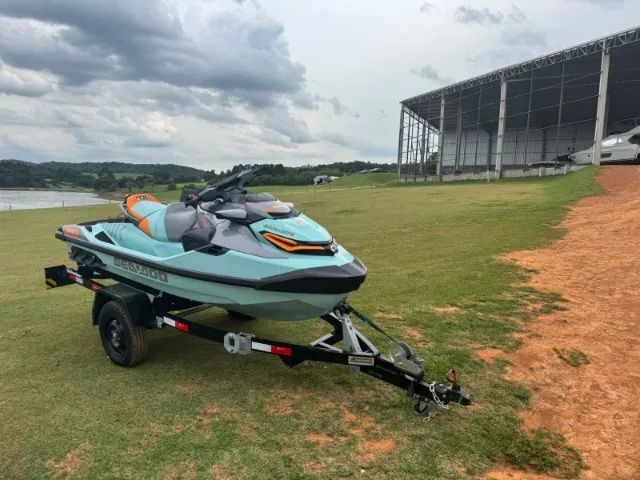 Jet Ski Sea Doo Wake Pro 230, 14 horas com carreta, somente água doce, único dono, revisad