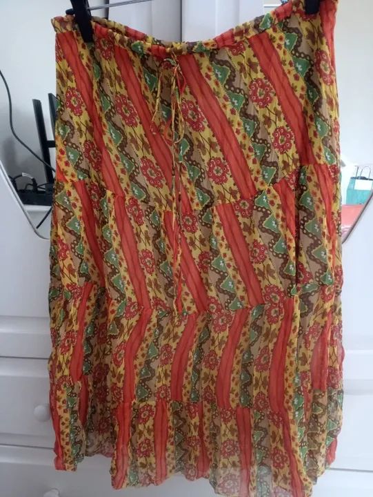 Roupas femininas de marca (saias, vestidos, blusas) - Foto 3