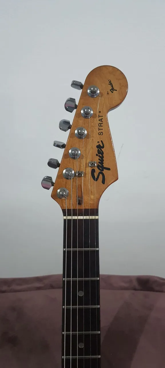 Guitarra Squier Stratocaster