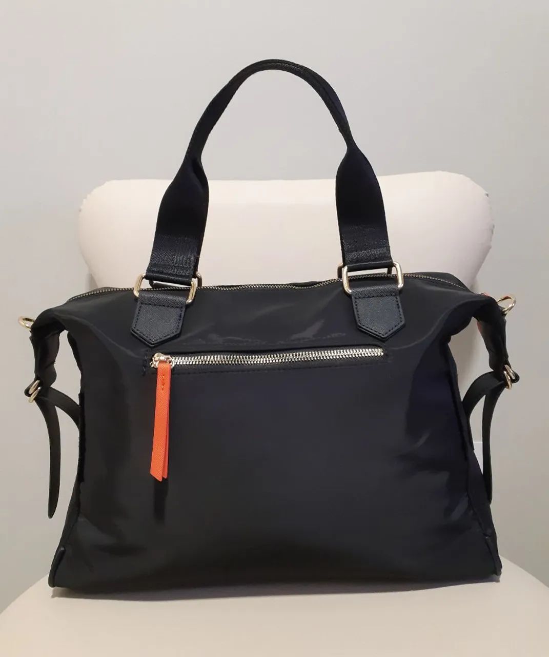 BOLSA PRETA ELEGANTE E VERSÁTIL LE POSTICHE - PERFEITA, BONITA E MATERIAL ALTA QUALIDADE  - Foto 2