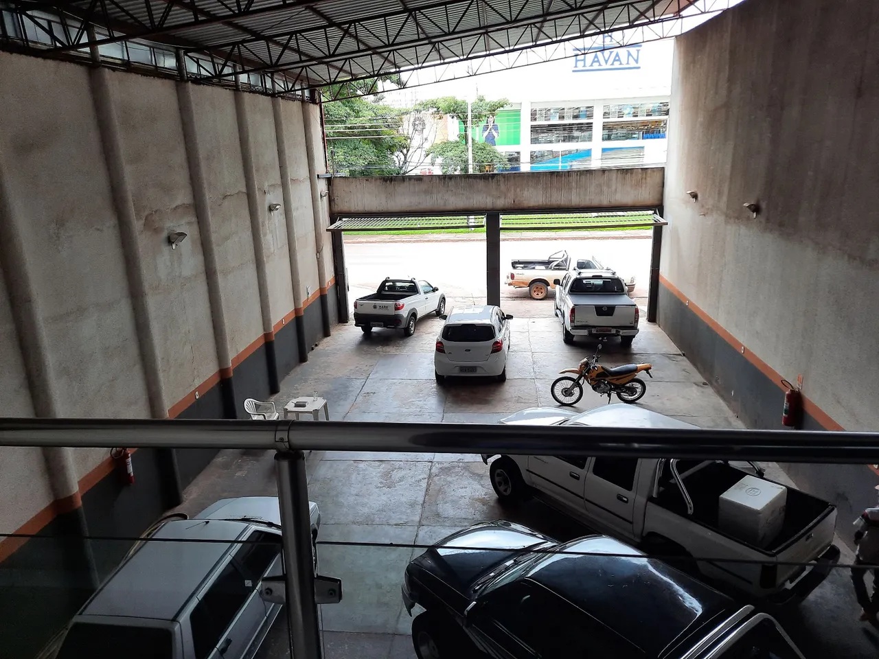 Aluga-se prédio comercial na av jorge texeira